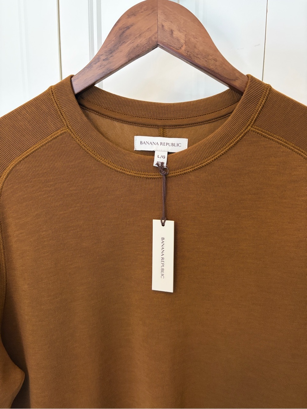 Banana Republic Men’s Crewneck Sweater in Camel Brown
